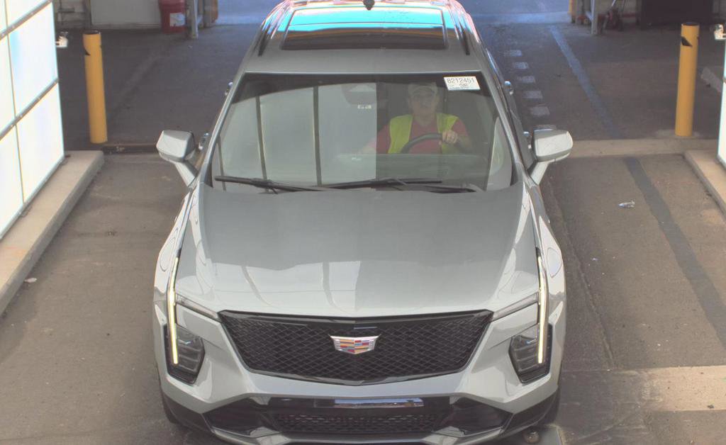 Used 2024 Cadillac XT4 Sport FWD image 2