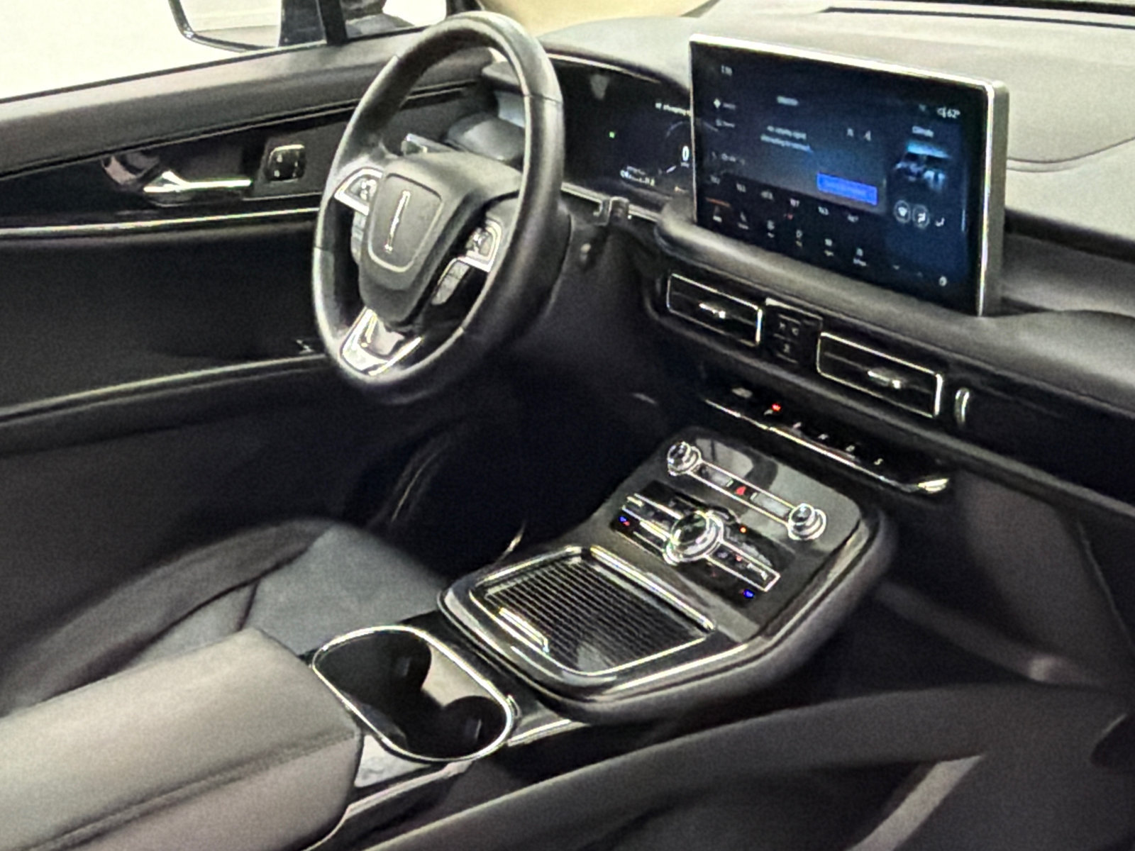 Certified 2023 Lincoln Nautilus AWD w/ Premium Package image 10