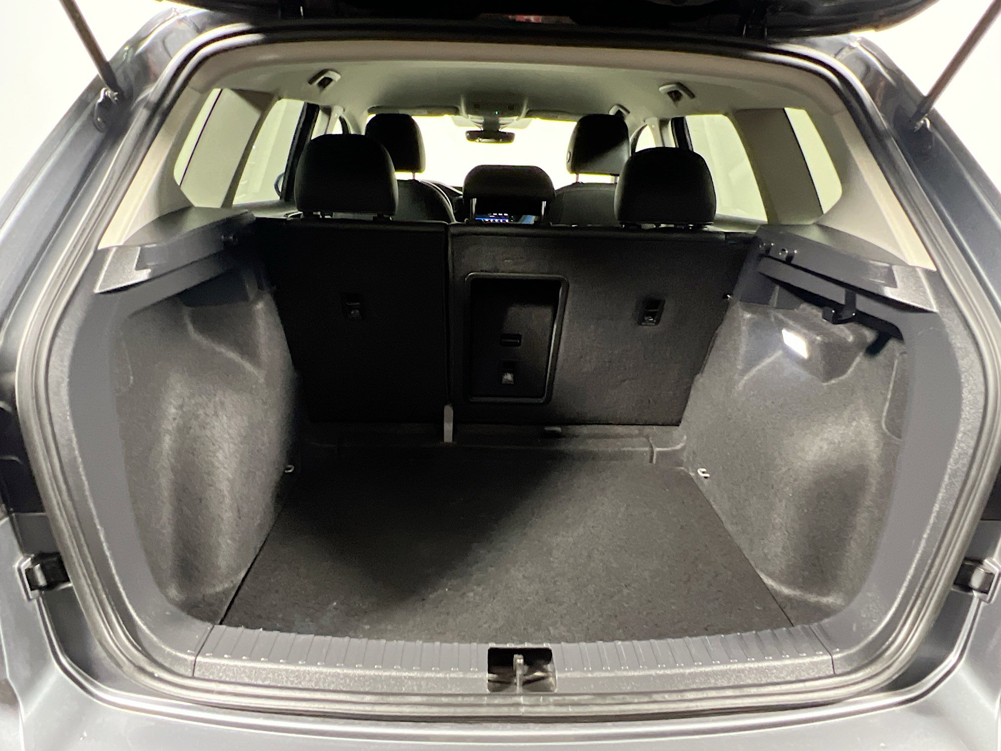 Used 2024 Volkswagen Taos SE image 34