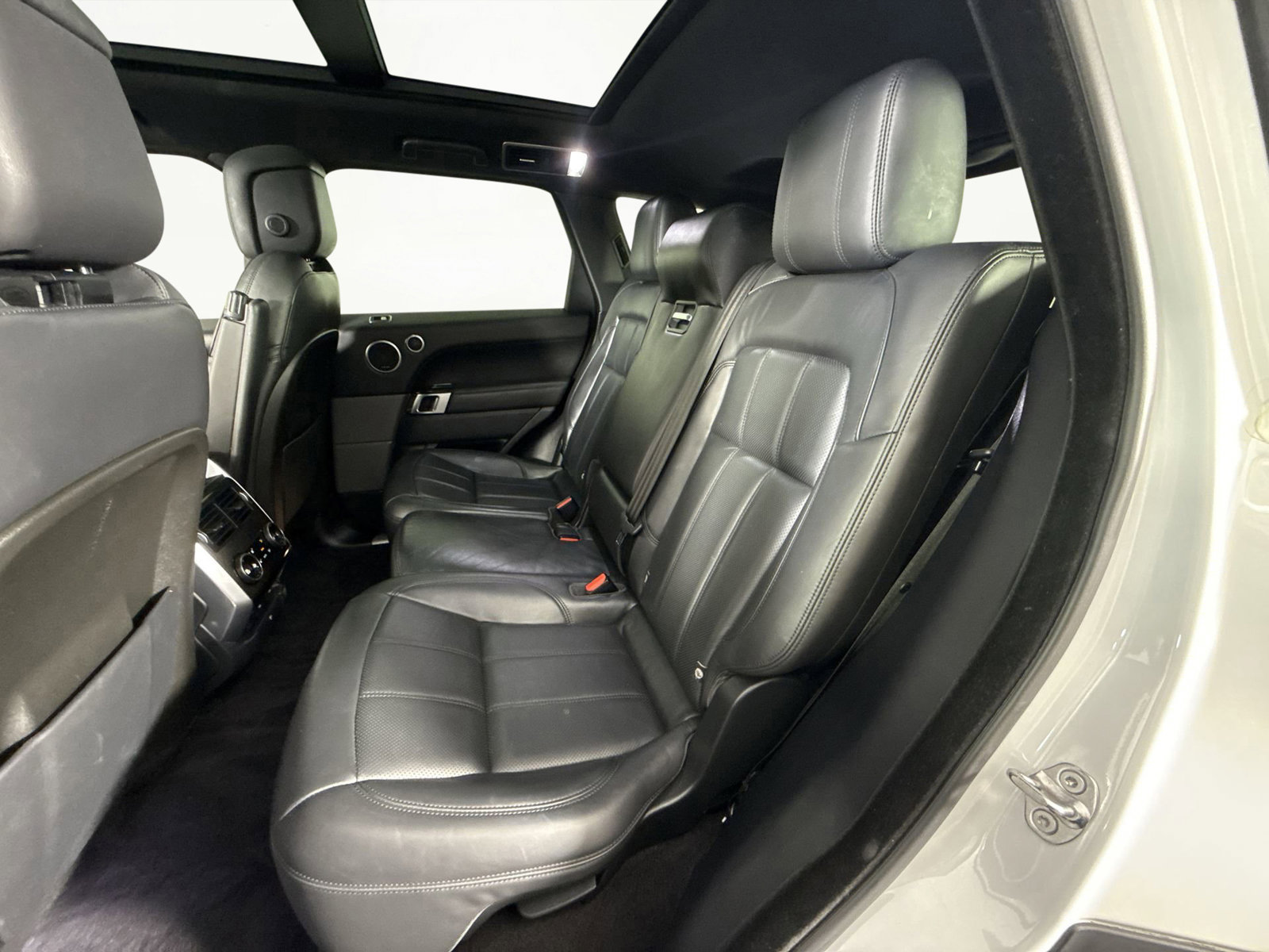 Used 2020 Land Rover Range Rover Sport HSE Dynamic image 23