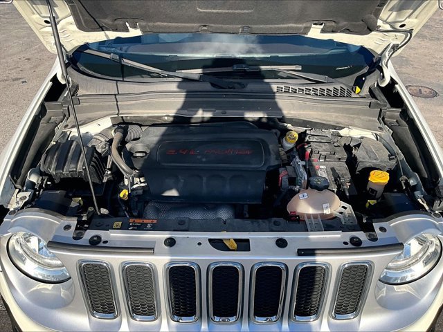 Used 2017 Jeep Renegade Limited image 9