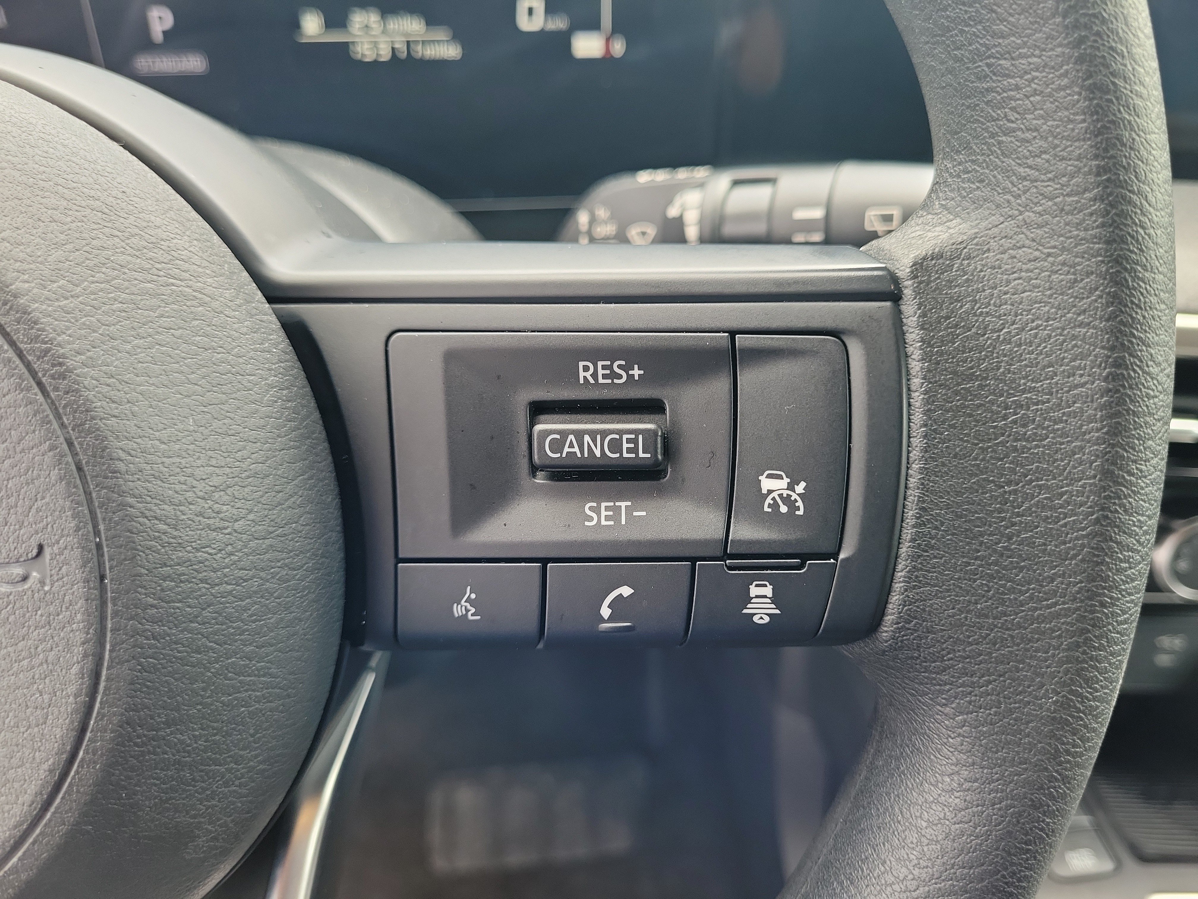 Certified 2025 Nissan Kicks SV FWD image 17