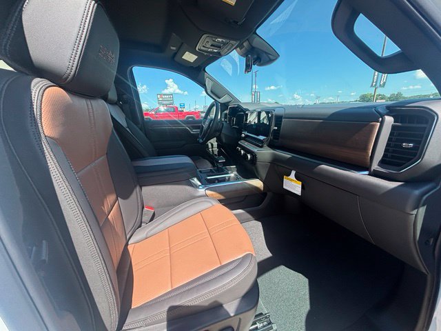 New 2026 Chevrolet Silverado 1500 High Country w/ Technology Package AWD/4WD image 16