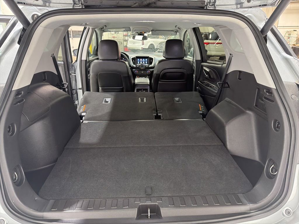 Used 2024 GMC Terrain SLT AWD/4WD image 24