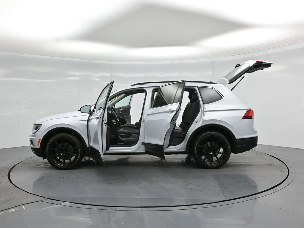 Used 2019 Volkswagen Tiguan SE w/ Panoramic Sunroof Package image 35