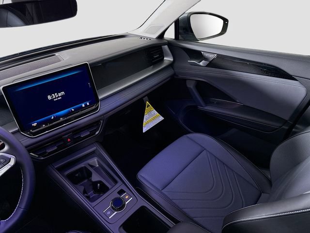 New 2025 Volkswagen Tiguan SE image 24