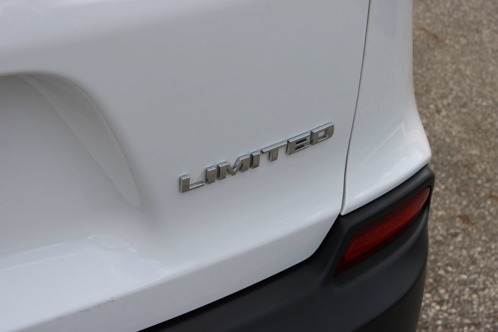 Used 2019 Jeep Cherokee Limited w/ Luxury Group AWD/4WD image 37