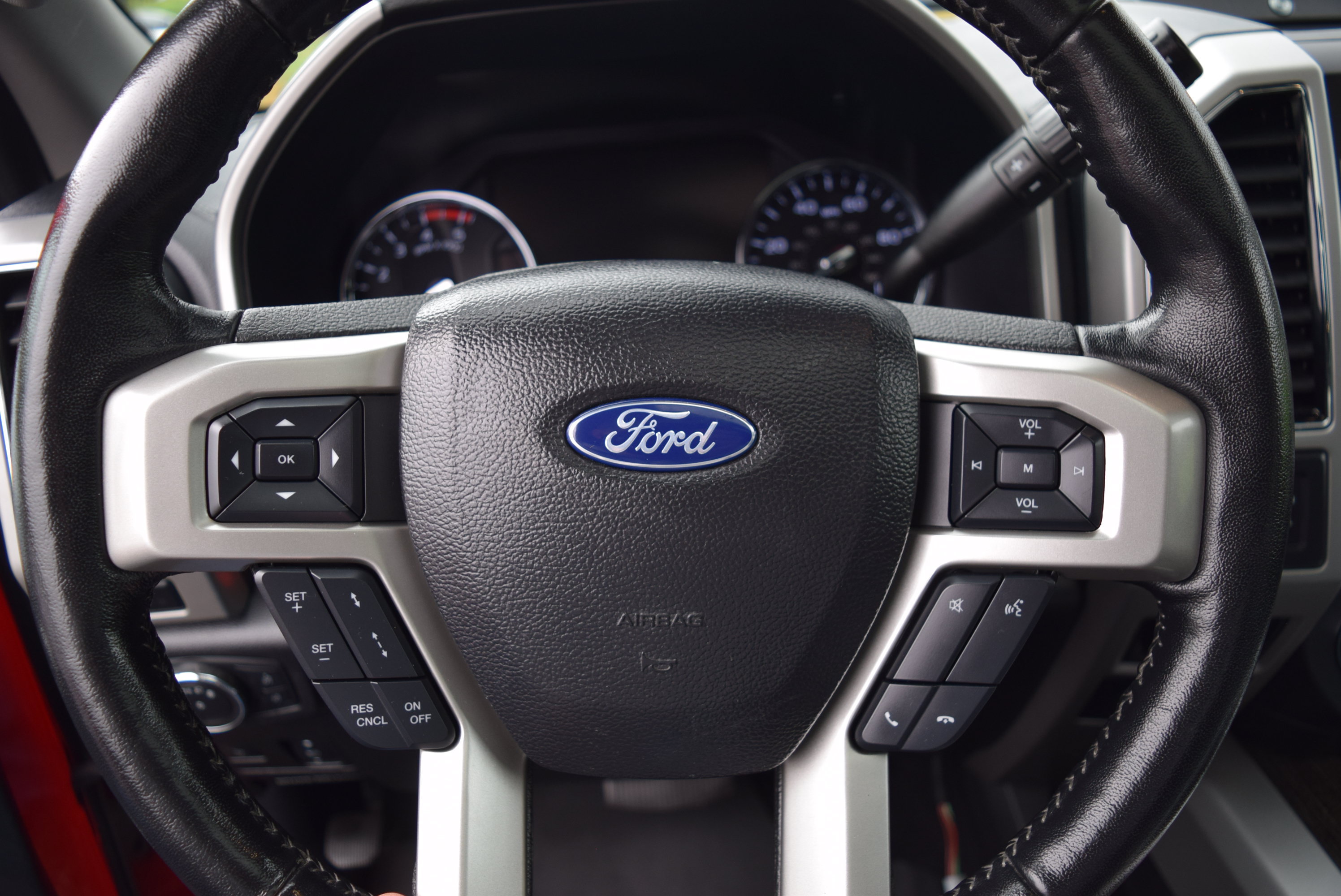 Used 2021 Ford F350 Lariat w/ Lariat Ultimate Package AWD/4WD image 12