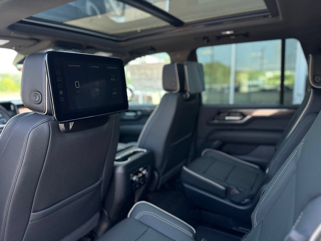 New 2026 GMC Yukon Elevation w/ Elevation Premium Package AWD/4WD image 18