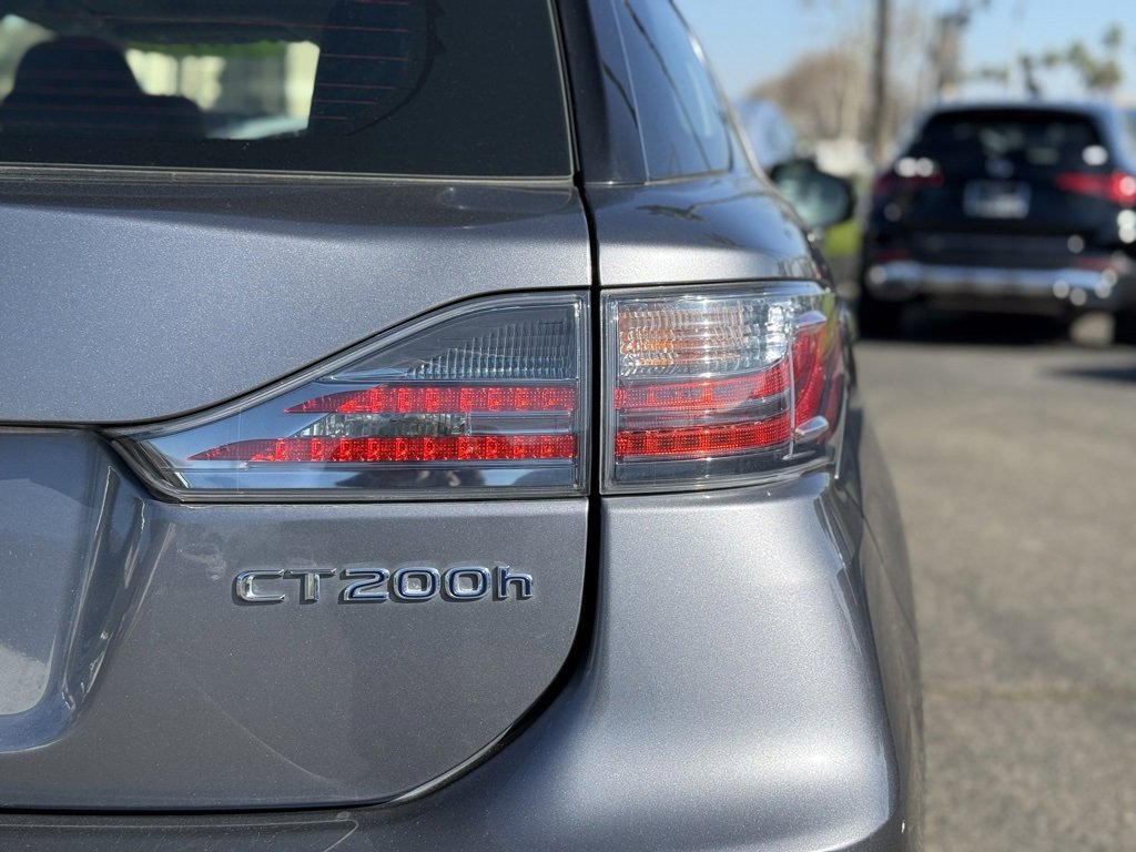 Used 2017 Lexus CT 200h image 7