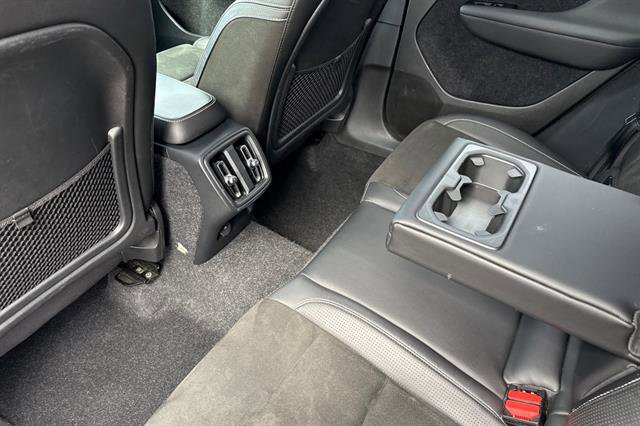 Used 2019 Volvo XC40 T5 R-Design AWD/4WD image 12