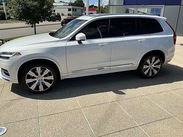 Certified 2023 Volvo XC90 B6 Ultimate w/ Protection Package Premier AWD/4WD image 11