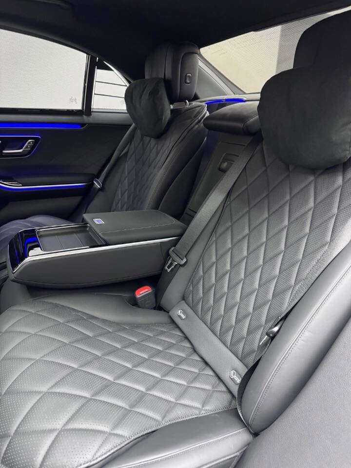 Used 2023 Mercedes-Benz S 580e 4MATIC Sedan w/ Warmth & Comfort Package image 28