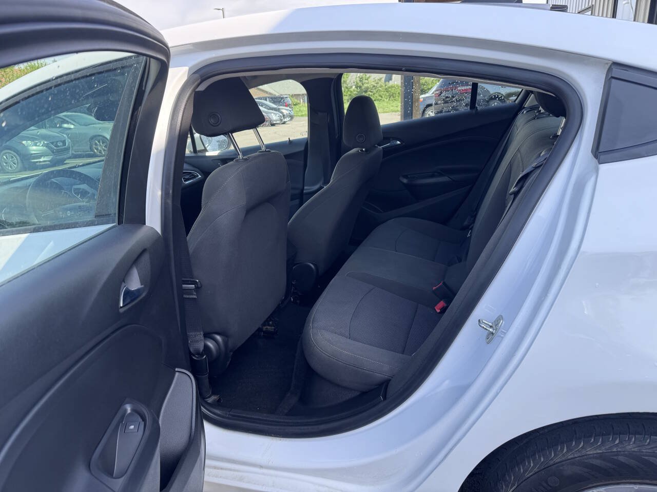 Used 2018 Chevrolet Cruze LS FWD image 14