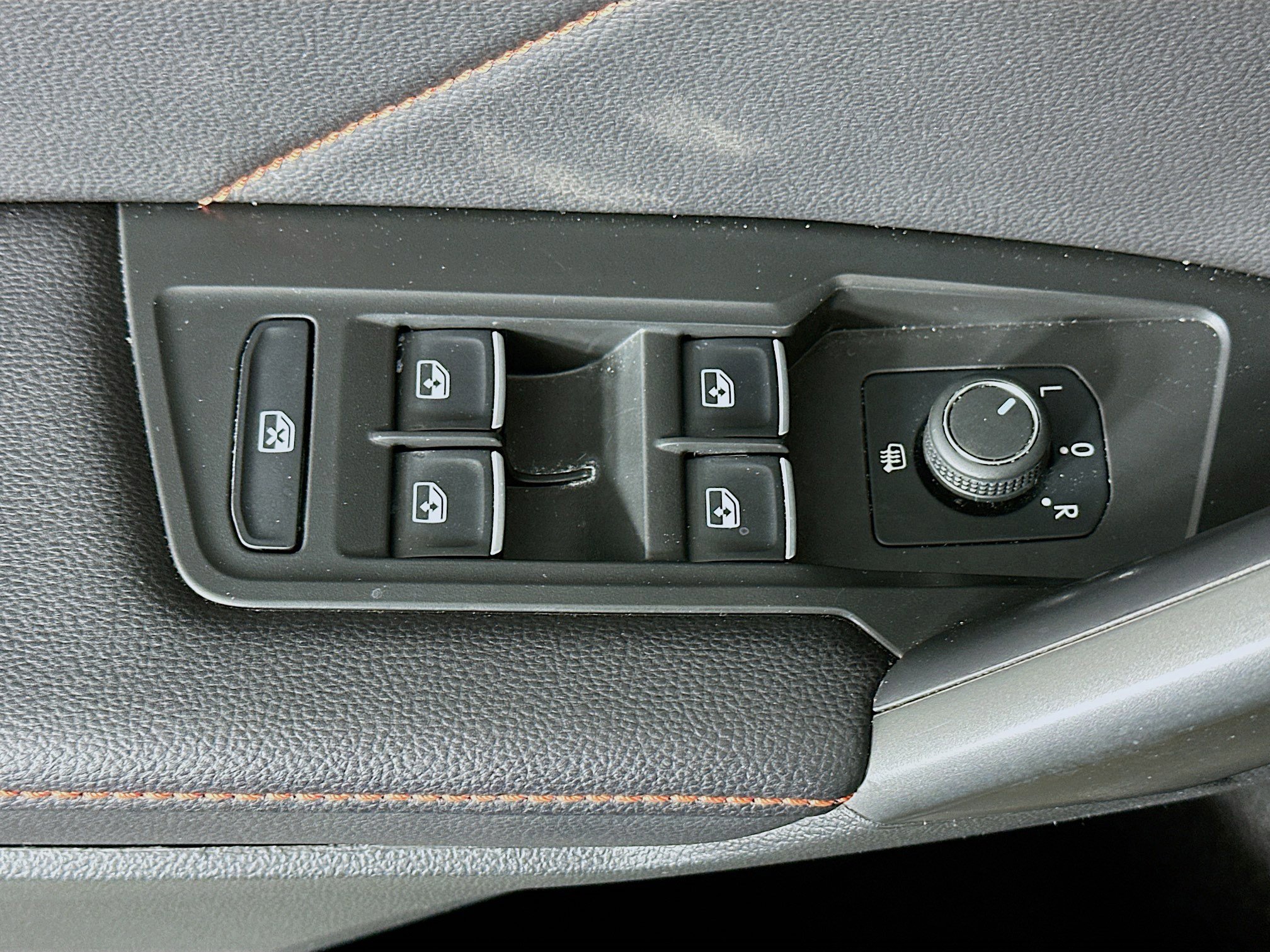 Used 2024 Volkswagen Tiguan Wolfsburg Edition image 15