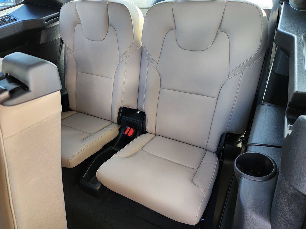 New 2026 Volvo XC90 T8 Plus w/ Protection Package Premier AWD/4WD image 21