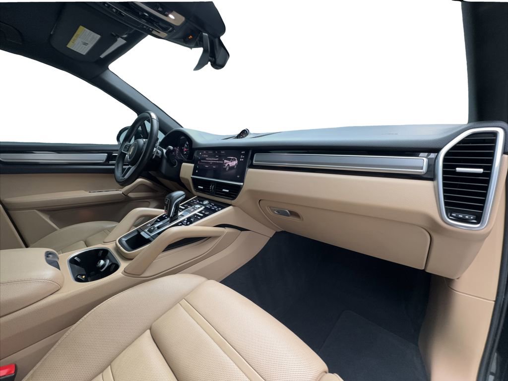 Used 2023 Porsche Cayenne Platinum Edition image 33