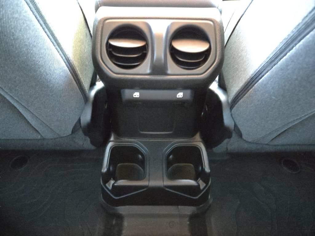 Used 2025 Jeep Gladiator Sport AWD/4WD image 11