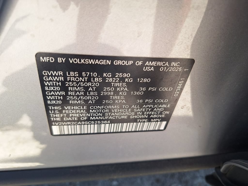 Used 2025 Volkswagen Atlas SE FWD image 32