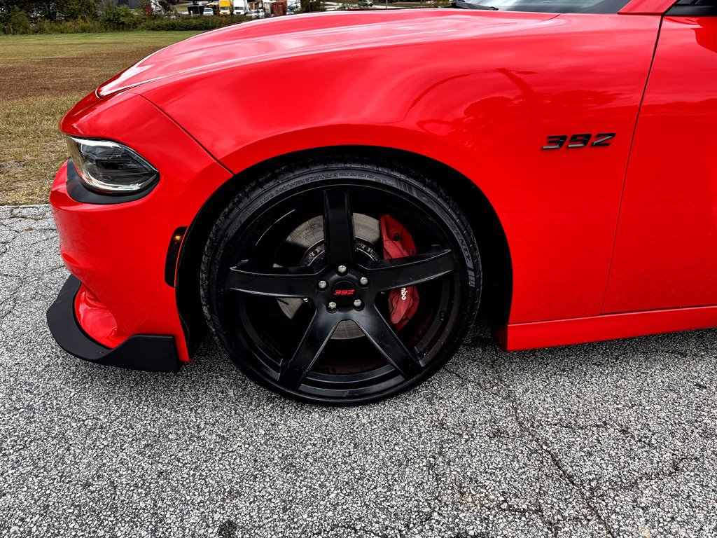 Used 2016 Dodge Charger SRT w/ Harman/Kardon Audio Group image 12
