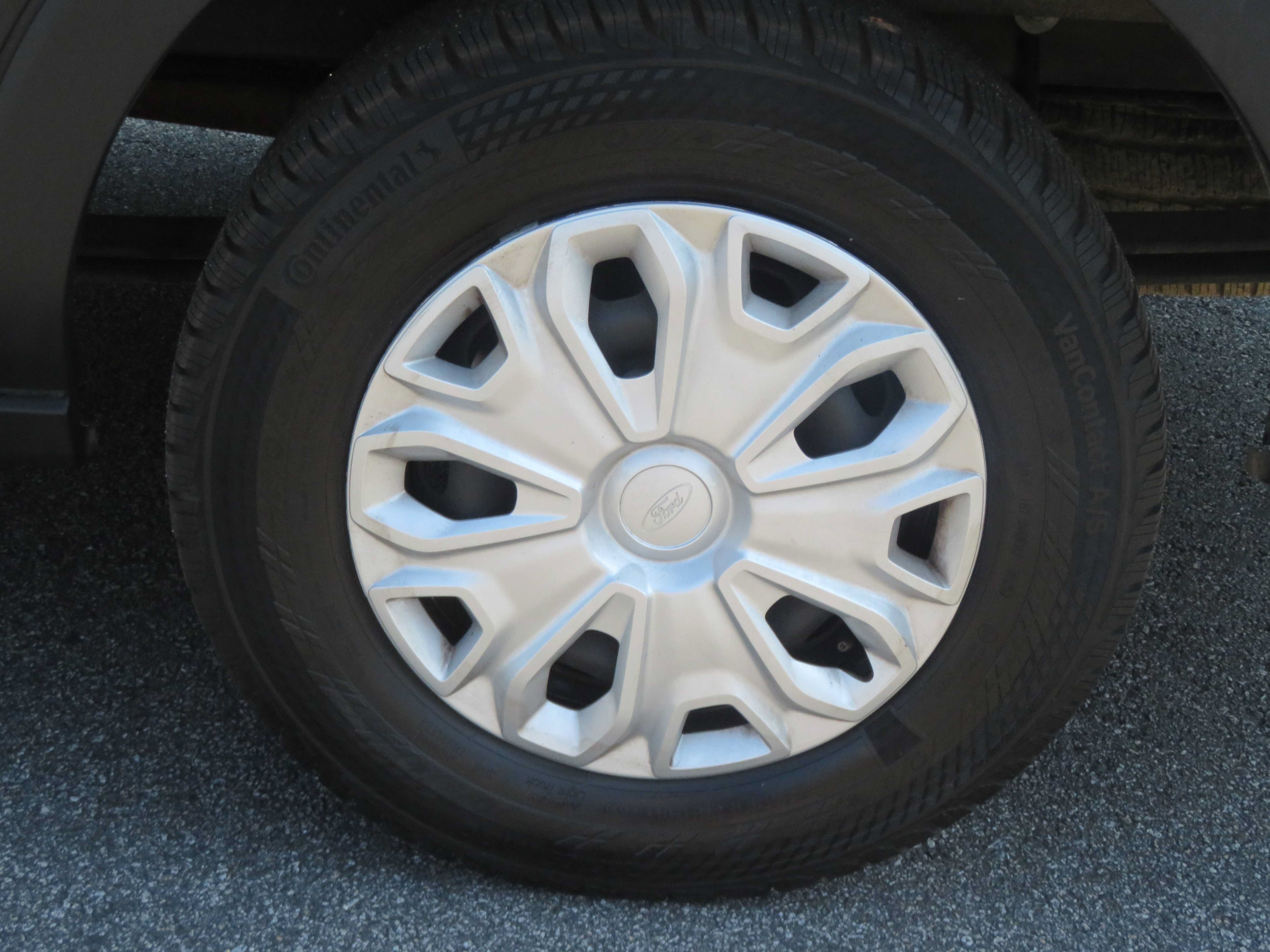 Used 2025 Ford Transit 350 XLT RWD image 8