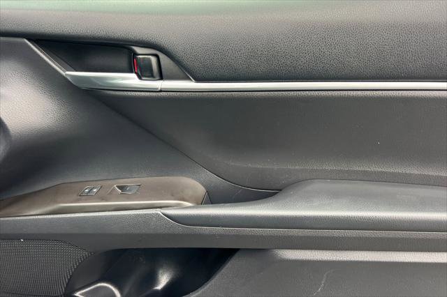 Certified 2021 Toyota Camry SE image 17