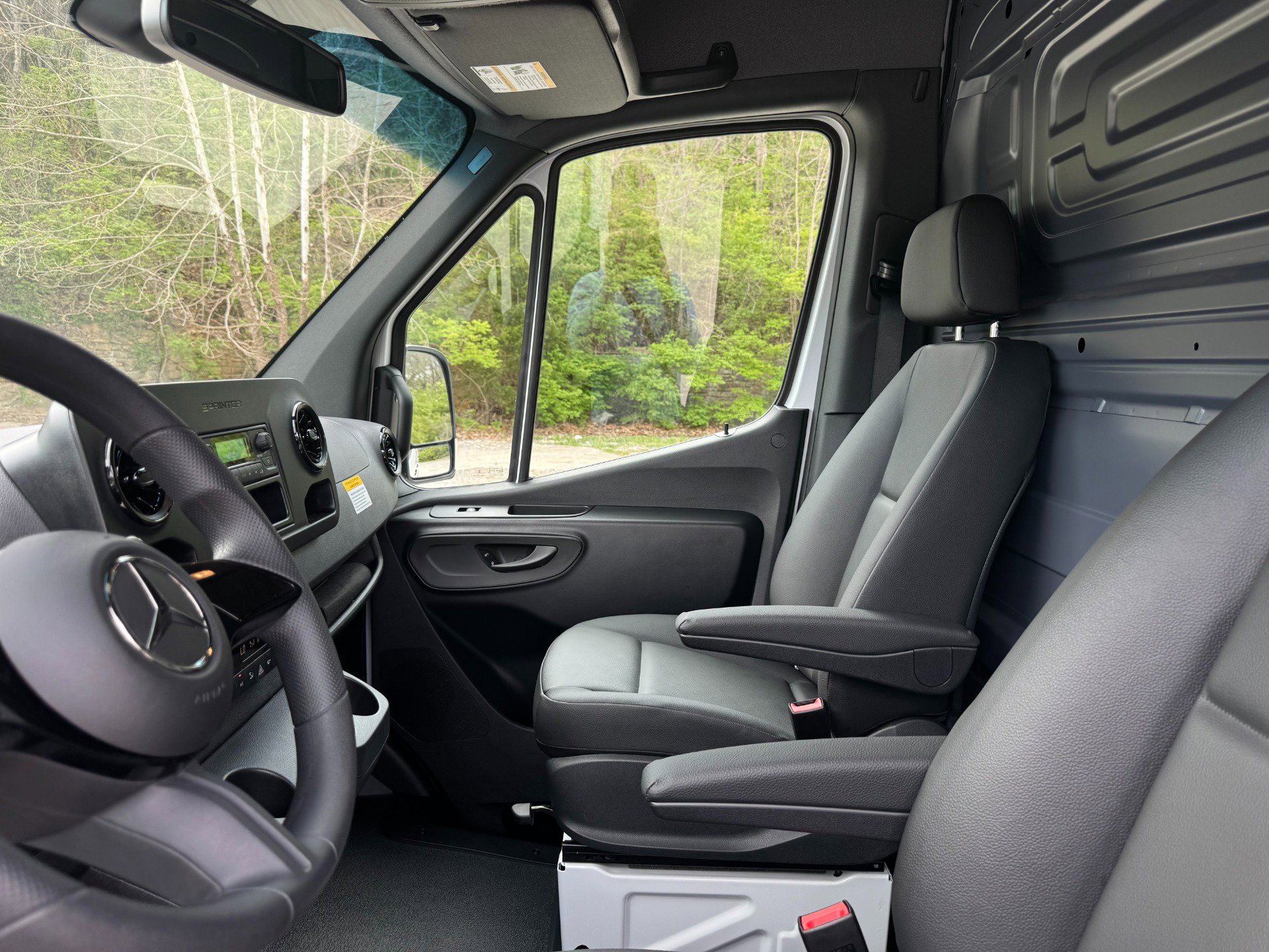 Used 2025 Mercedes-Benz Sprinter 2500 image 22