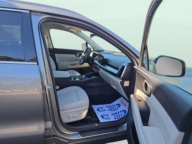 New 2026 Kia Sorento EX image 13