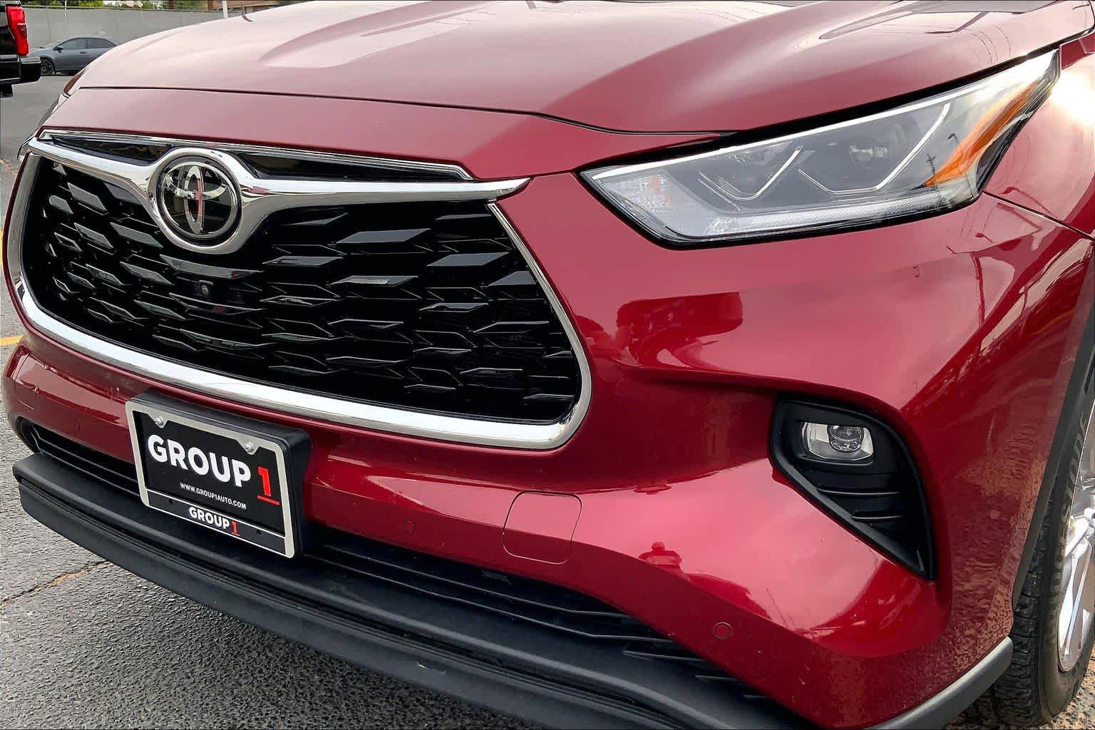Used 2023 Toyota Highlander Limited FWD image 30