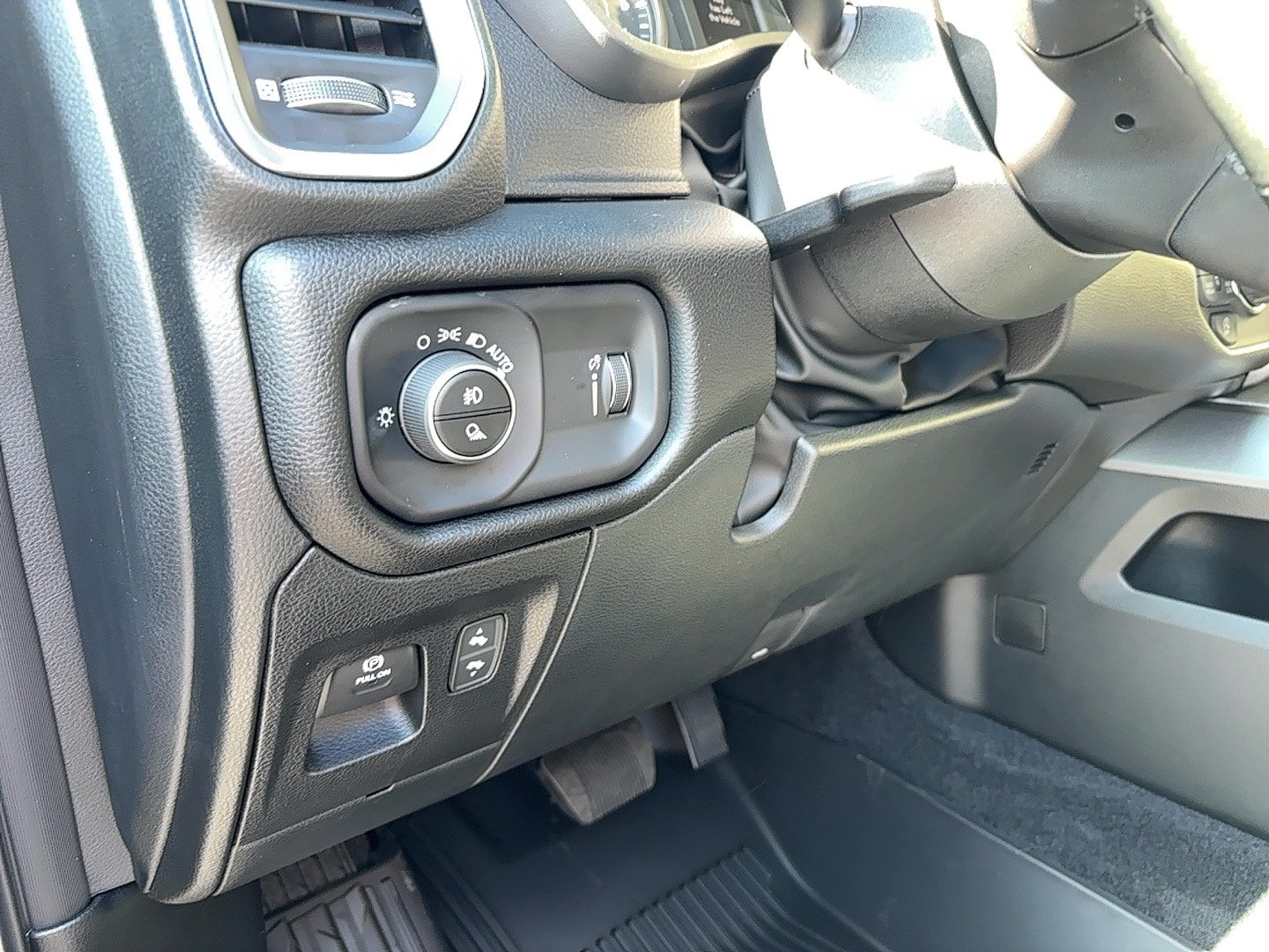 New 2025 RAM 1500 Big Horn w/ Night Edition AWD/4WD image 21
