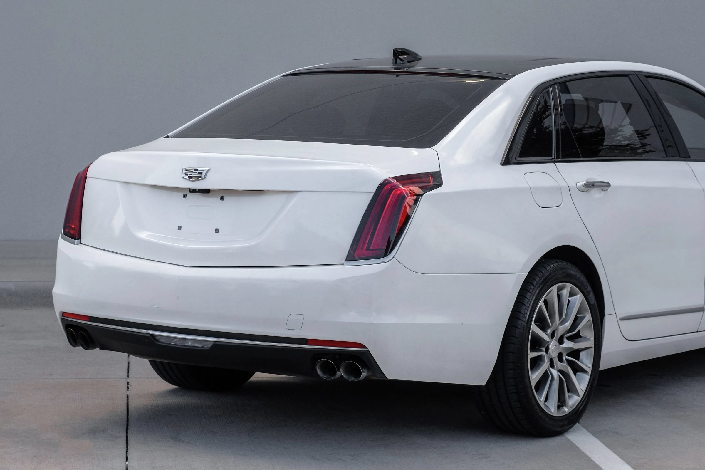 Used 2018 Cadillac CT6 Luxury AWD/4WD image 5