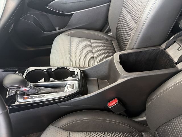 Certified 2025 Chevrolet Trax LT w/ LT Convenience Package image 21