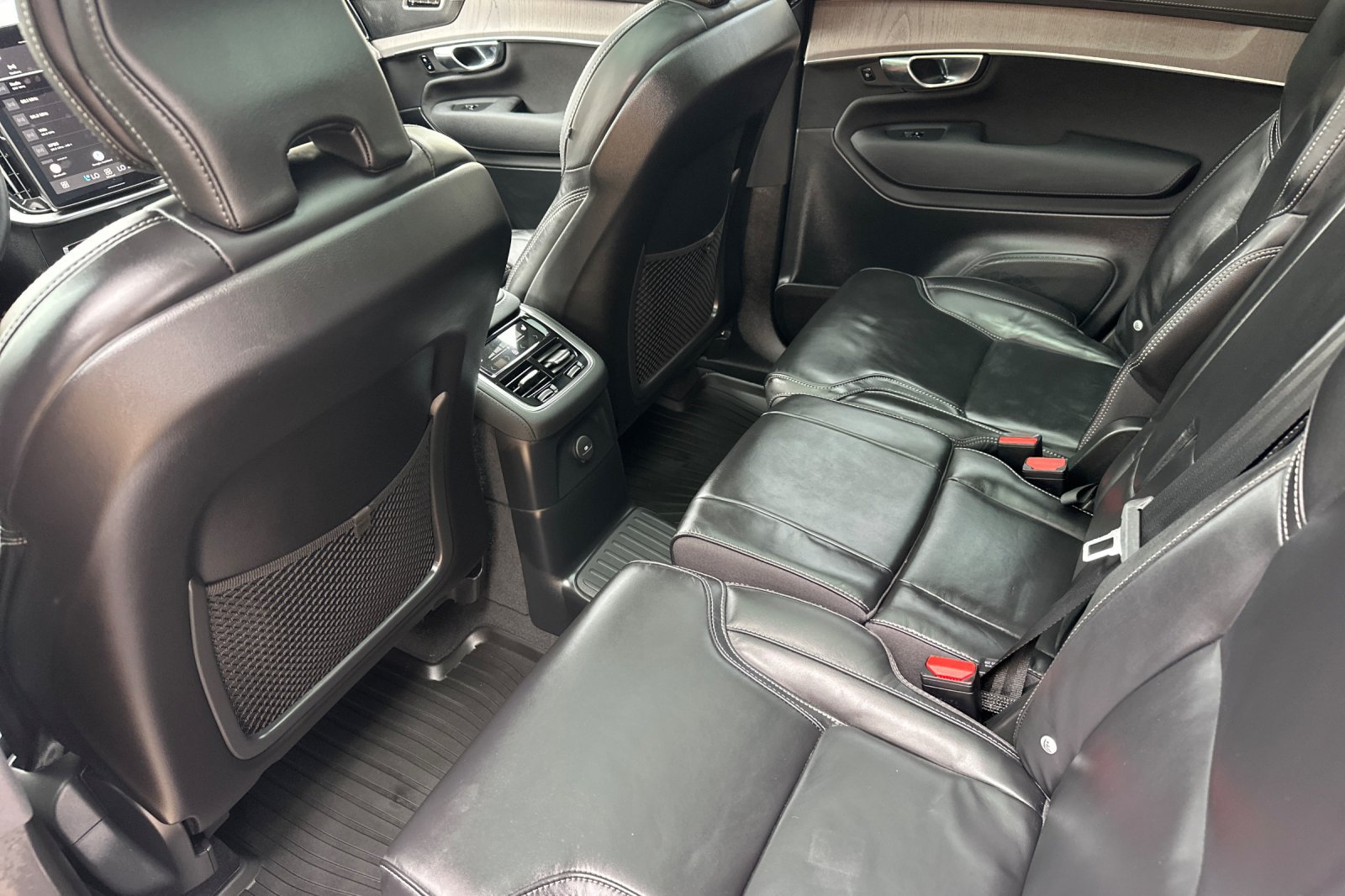Certified 2026 Volvo XC90 T8 Ultra w/ Protection Package AWD/4WD image 14