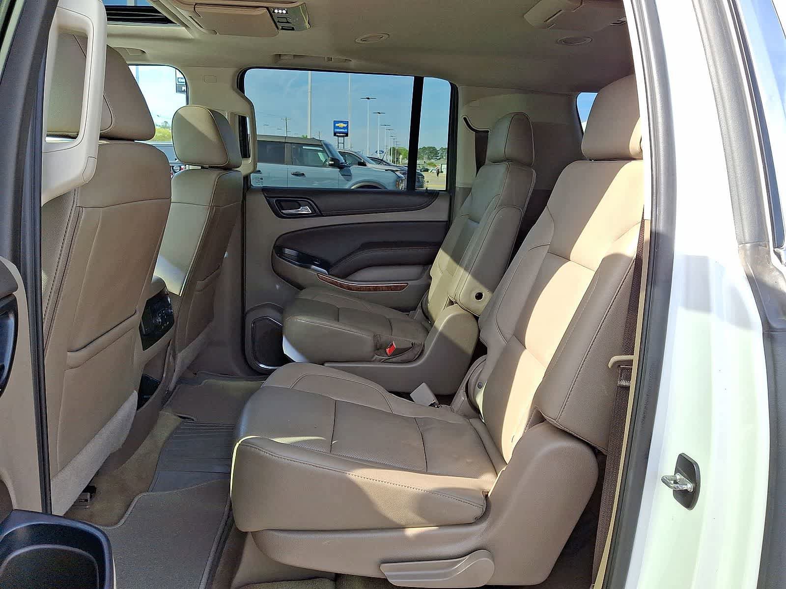 Used 2018 Chevrolet Suburban Premier image 32