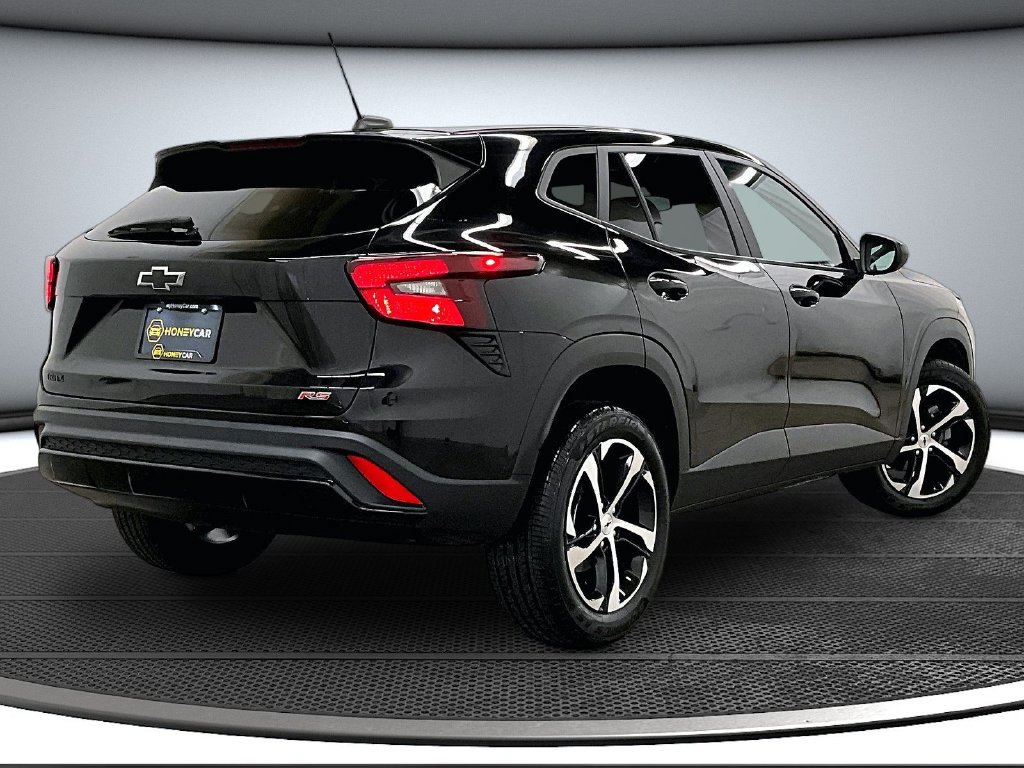 Used 2024 Chevrolet Trax RS FWD image 6
