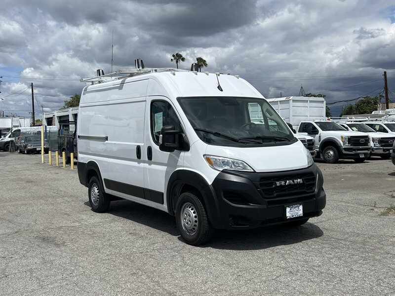 Used 2024 RAM ProMaster 2500 FWD image 1