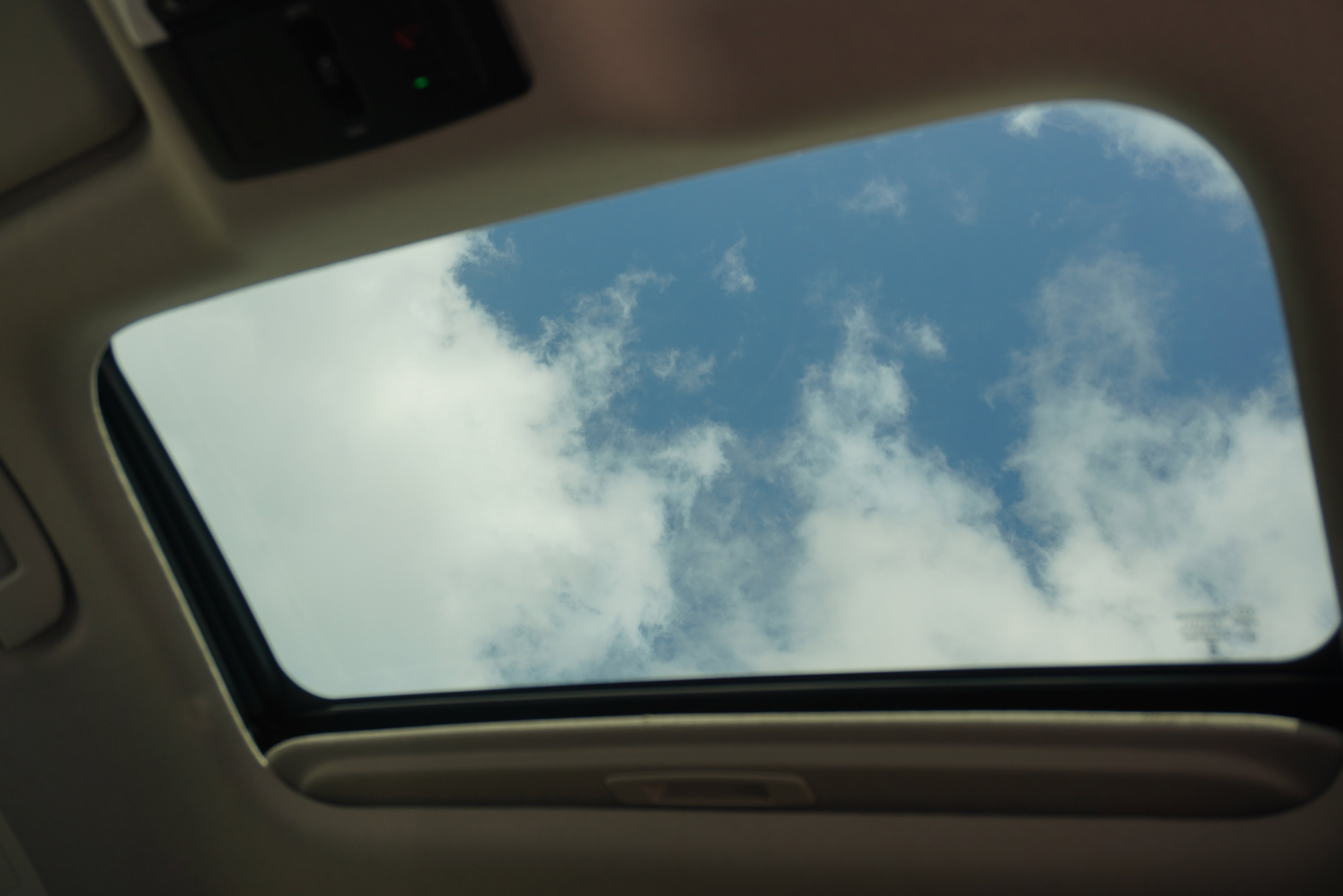 Used 2023 Nissan Sentra SR w/ SR Premium Package FWD image 17