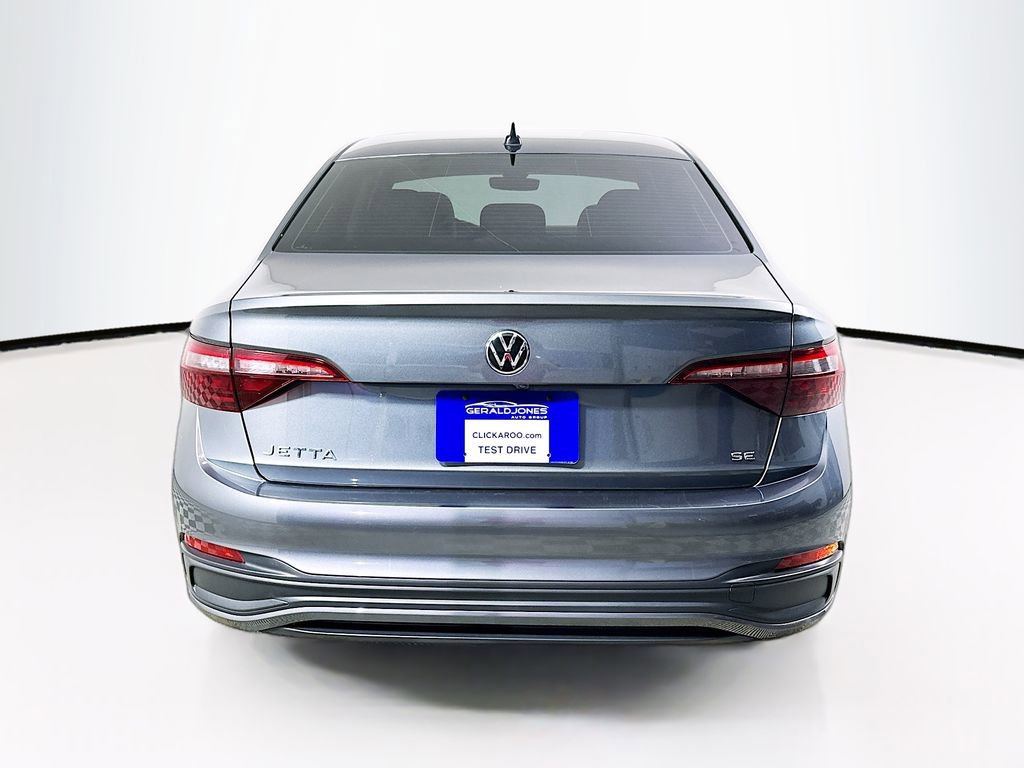 Used 2022 Volkswagen Jetta SE w/ Panoramic Sunroof Package FWD image 15