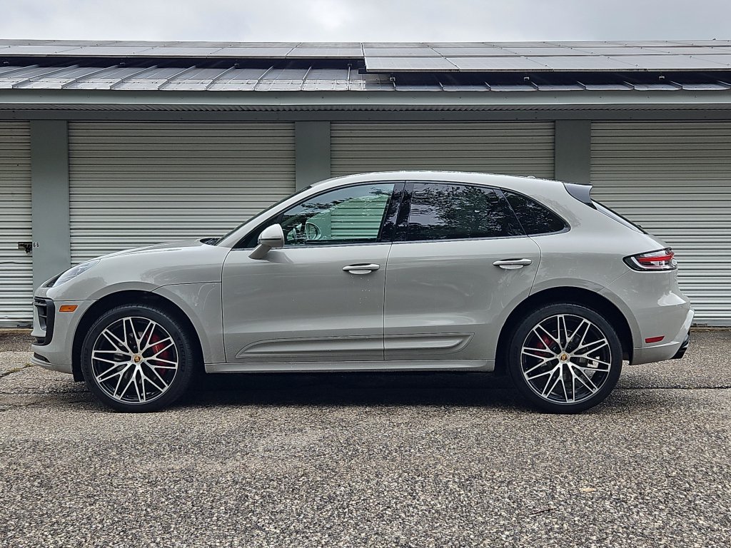 Used 2023 Porsche Macan S AWD/4WD image 2