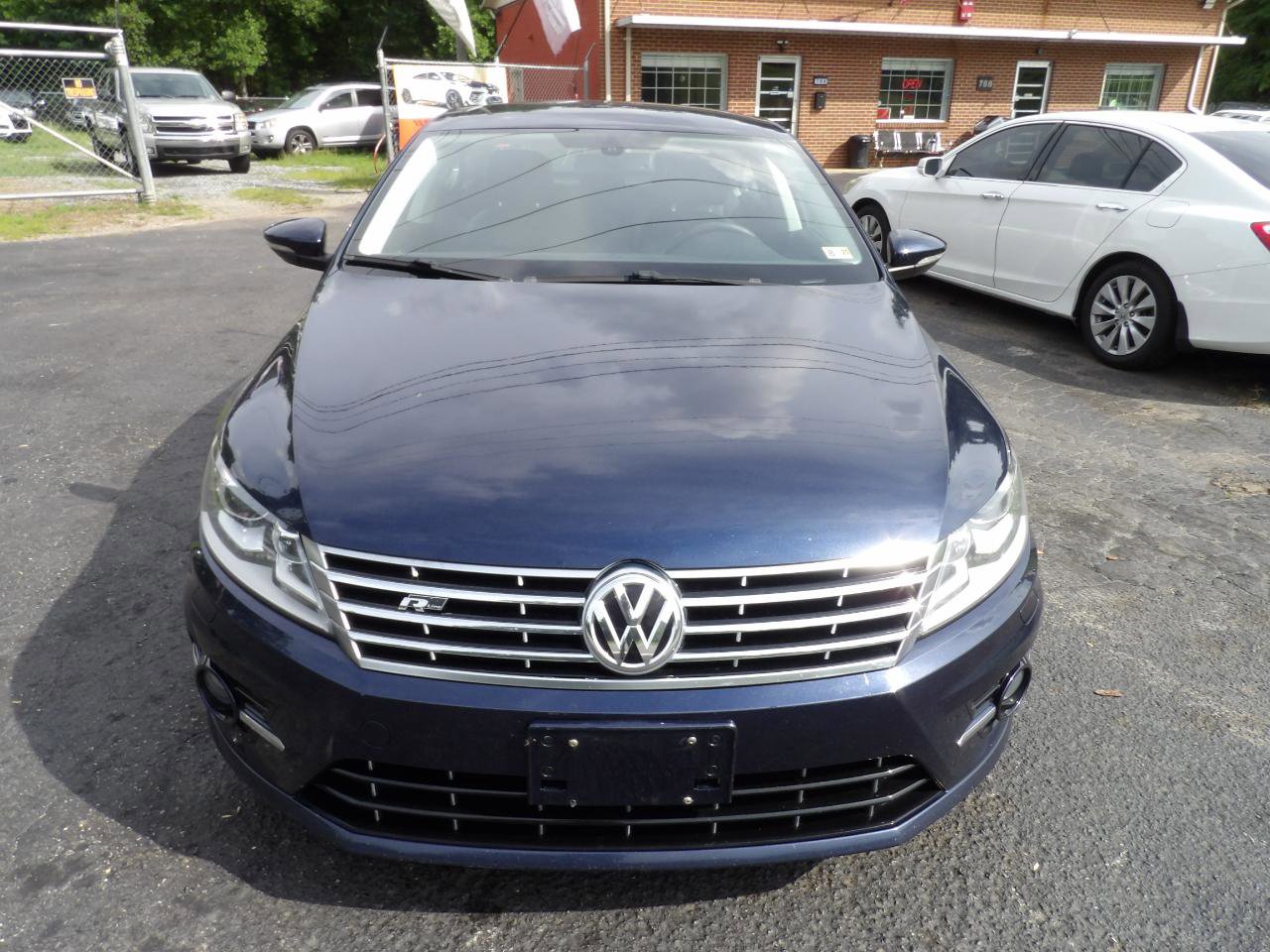Used 2014 Volkswagen CC R-Line FWD image 2