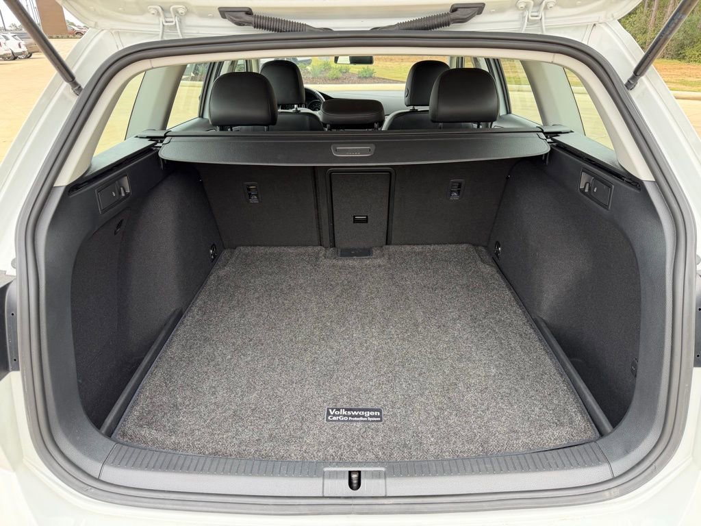 Used 2019 Volkswagen Golf Alltrack S image 10