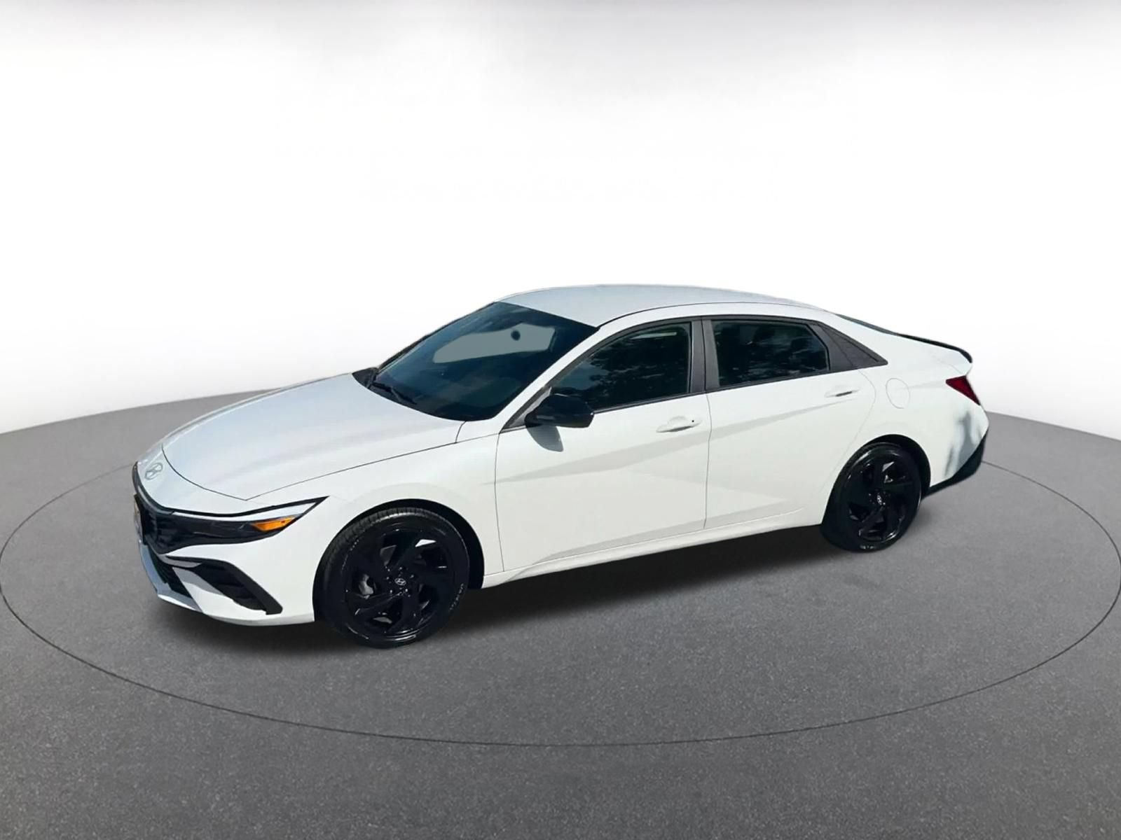 Used 2026 Hyundai Elantra Sport FWD image 7