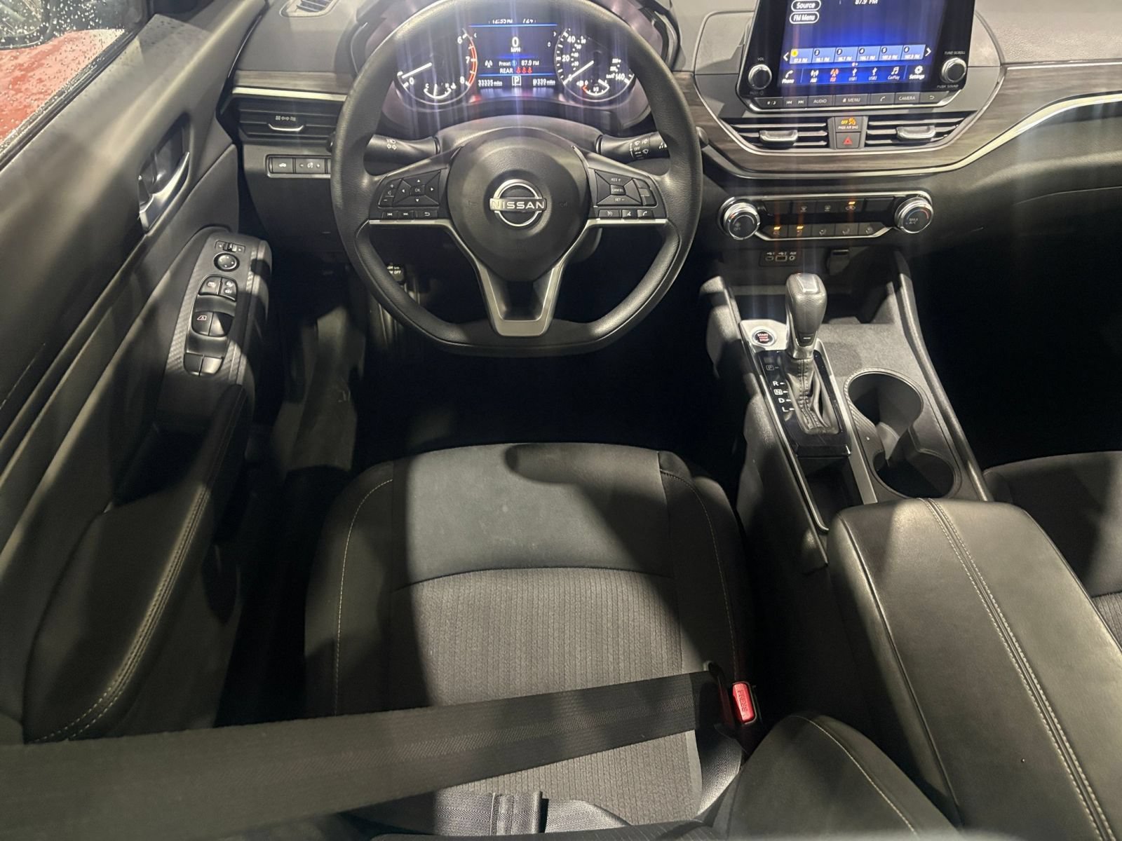 Used 2025 Nissan Altima 2.5 SV FWD image 28
