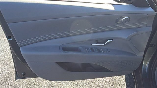 Certified 2025 Hyundai Elantra SEL FWD image 14