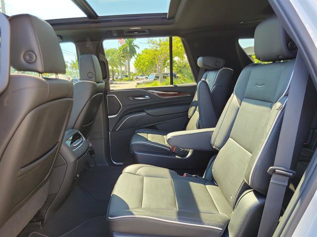 Used 2021 Cadillac Escalade Premium Luxury AWD/4WD image 27