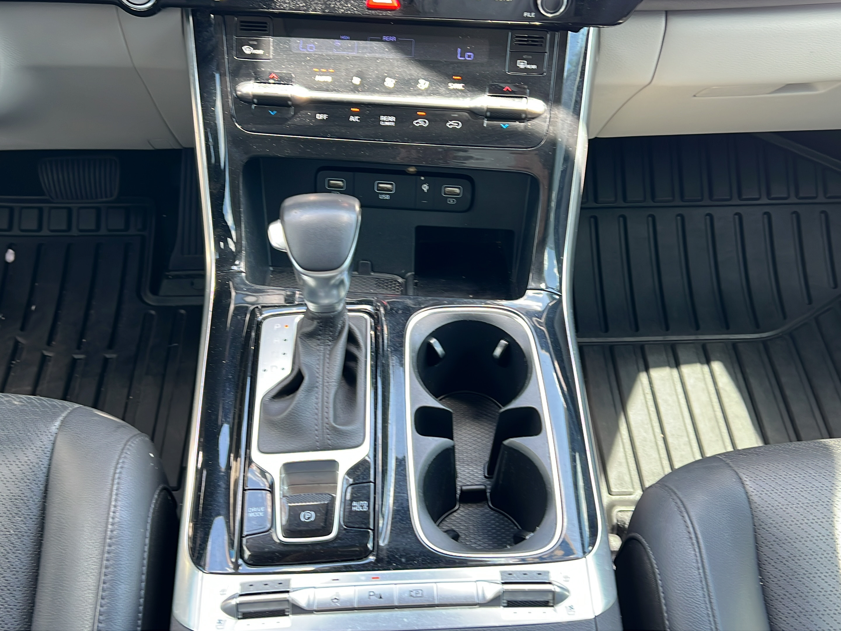 Used 2023 Kia Carnival SX Prestige FWD image 16