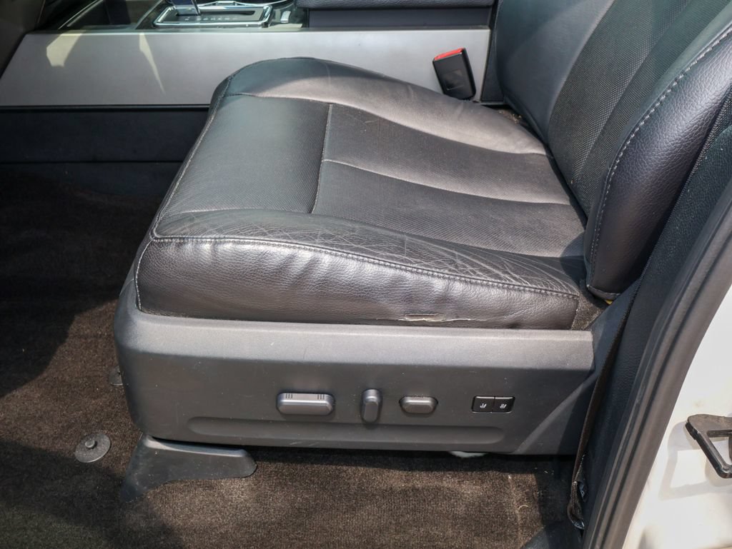 Used 2016 Ford Expedition Limited w/ Equipment Group 301A AWD/4WD image 16