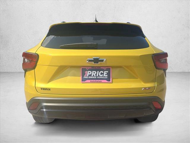 Used 2025 Chevrolet Trax RS w/ Driver Confidence Package FWD image 4
