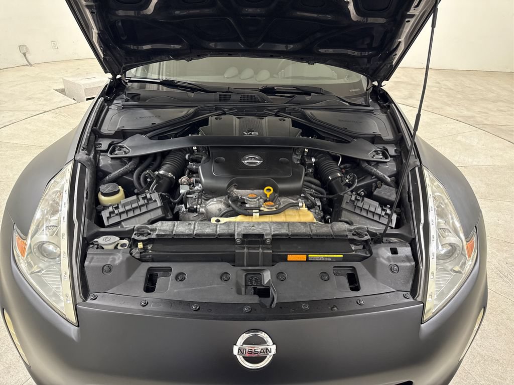 Used 2016 Nissan 370Z Coupe RWD image 19