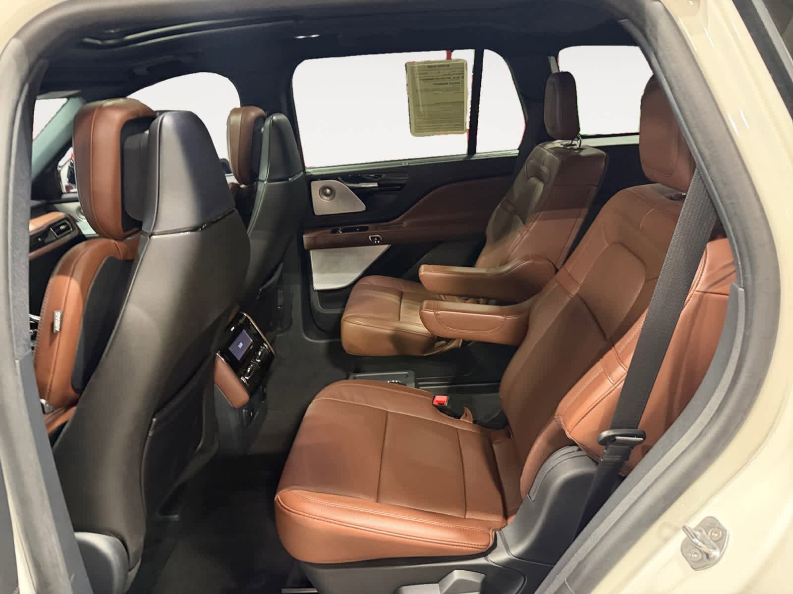 Used 2025 Lincoln Aviator Reserve w/ Equipment Group 201A AWD/4WD image 14